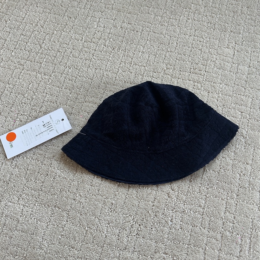 NWT Threads 4 thought navy Bucket Hat